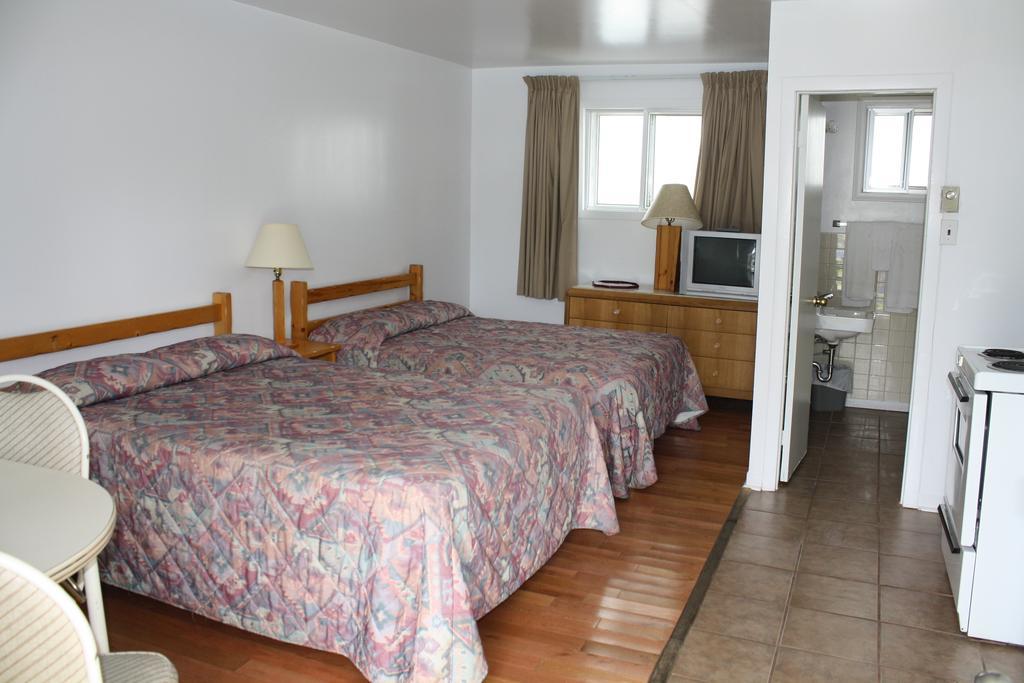 Kingsbridge Inn / Bon-Air Motel Васага-Бич Экстерьер фото