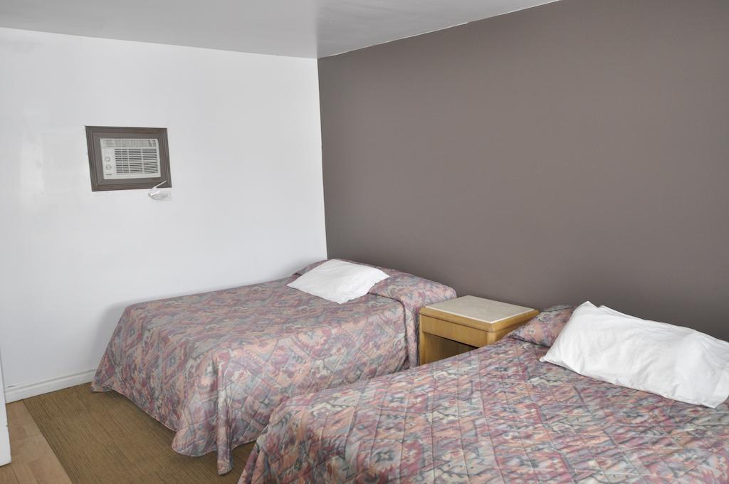Kingsbridge Inn / Bon-Air Motel Васага-Бич Экстерьер фото